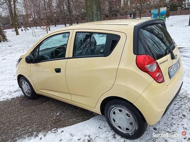 Używany Chevrolet Spark 2012 Żółty Hatchback