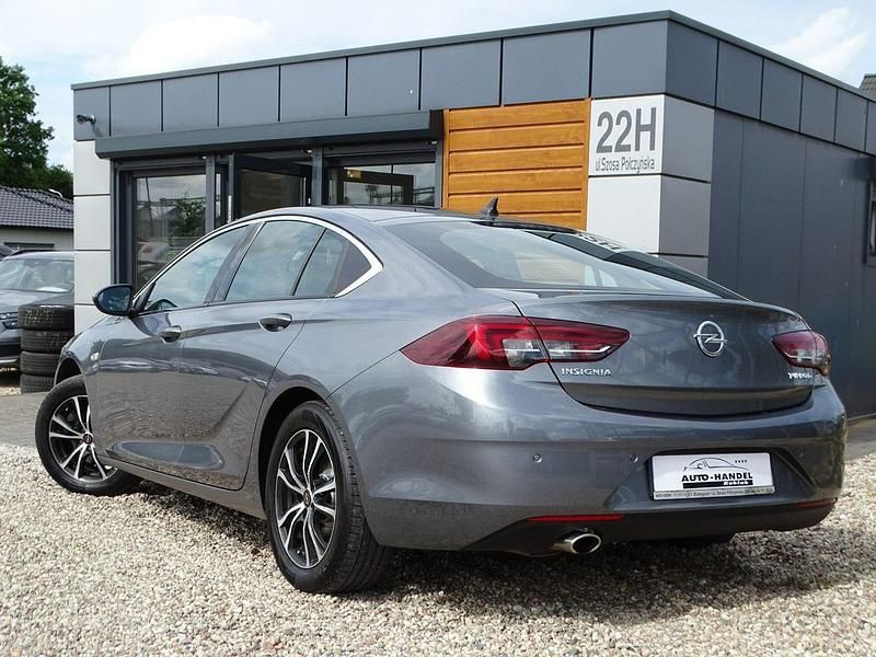 Używany Opel Insignia 170 KM (125 kW) 2018 Grafitowy (metalik) Hatchback