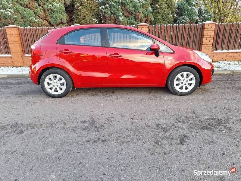 Czerwony Używany 2013 Kia Rio Hatchback | 26 900 zł (Uczciwa cena) - Obraz 1/4