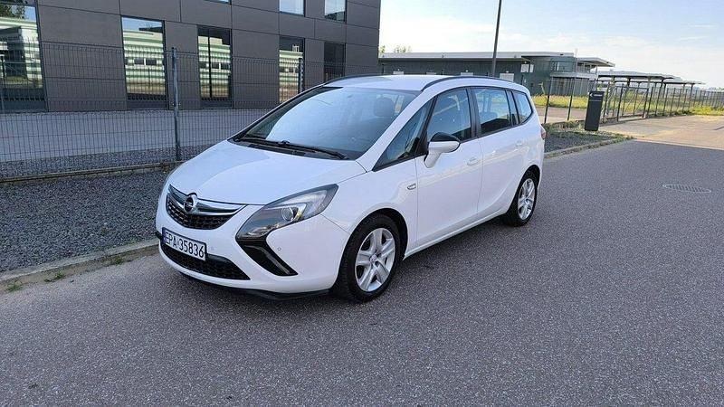 Biały Używany 2016 Opel Zafira Tourer Minivan | 25 400 zł - Obraz 1/4