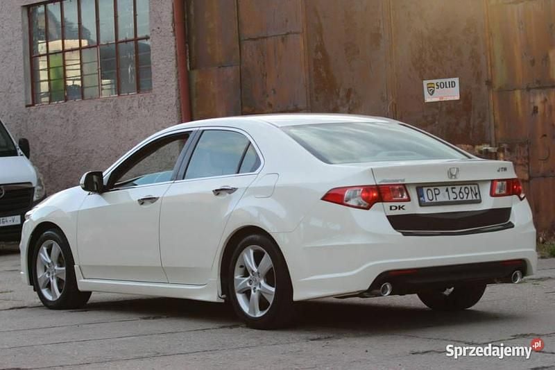 Używany Honda Accord 156 KM (114 kW) 2008 Biały Sedan/Limuzyna
