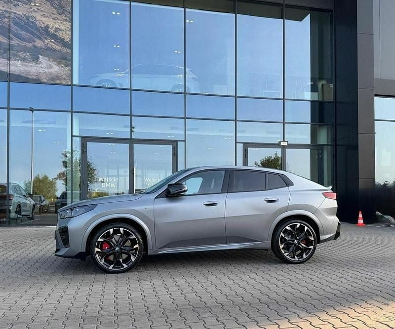 Szary Używany 2025 BMW X2 SUV | 230 800 zł - Obraz 1/4