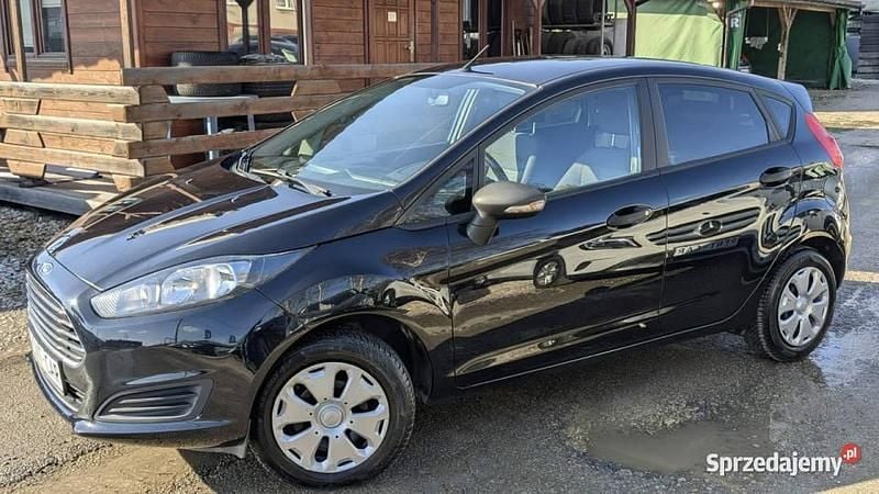 Używany Ford Fiesta 60 KM (44 kW) 2015 Czarny Hatchback