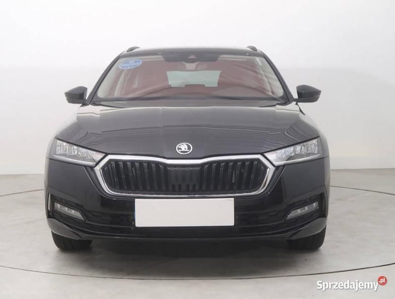 Czarny Używany 2024 Skoda Octavia Kombi | 111 999 zł (Drogi) - Obraz 1/4