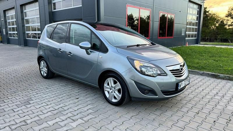 Używany Opel Meriva 140 KM (102 kW) 2011 Szary (metalik) Minivan