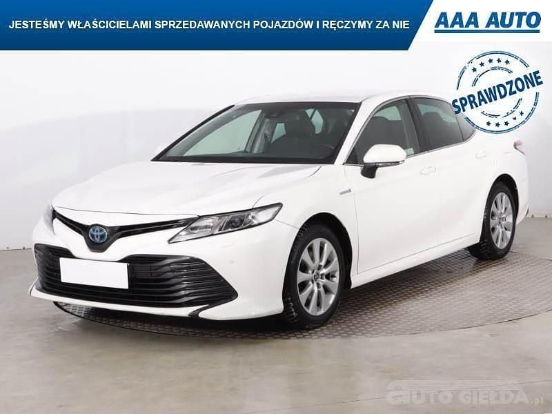 Używany Toyota Camry 2019 Biały Sedan/Limuzyna