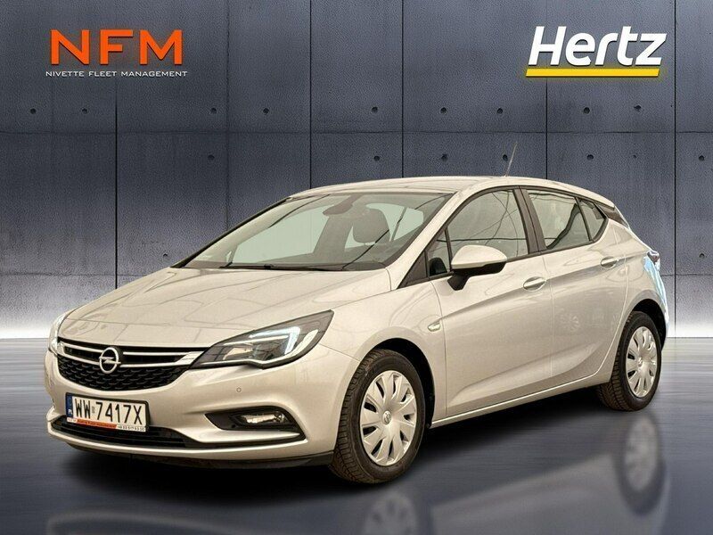 Srebrny Używany 2018 Opel Astra Enjoy Hatchback | 37 900 zł (Uczciwa cena) - Obraz 1/3