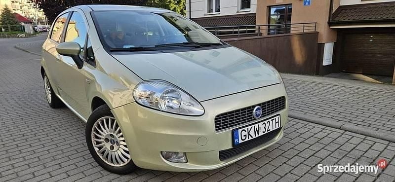 Złoty Używany 2007 Fiat Grande Punto Hatchback | 5900 zł (Dobra cena) - Obraz 1/4