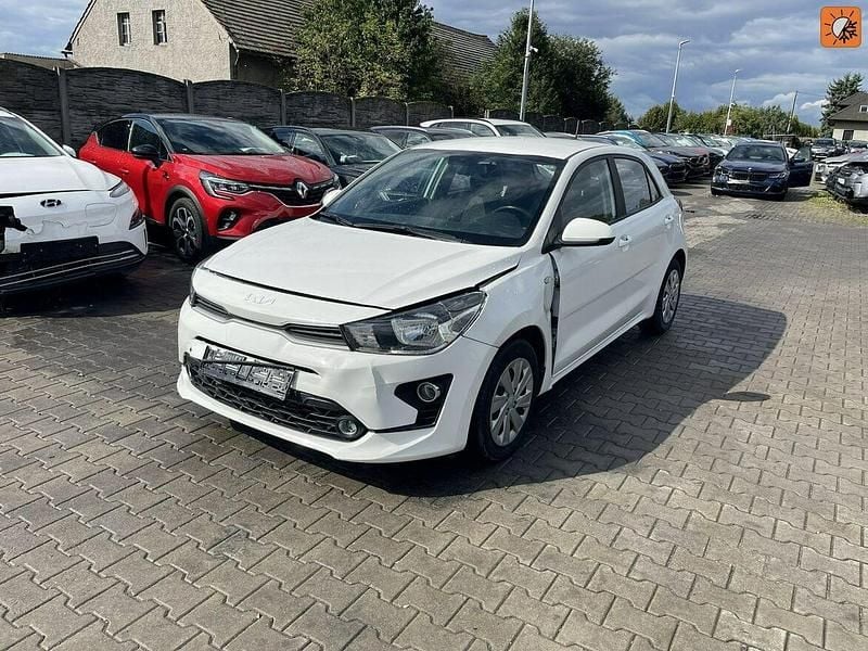 Biały Używany 2022 Kia Rio Hatchback | 32 900 zł - Obraz 1/4