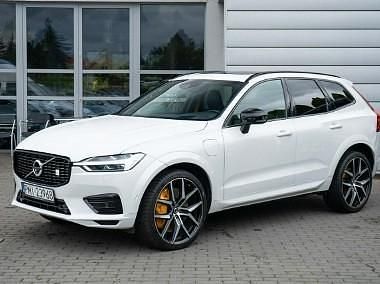 Biały Używany 2020 Volvo XC60 R-Design SUV | 173 000 zł - Obraz 1/4