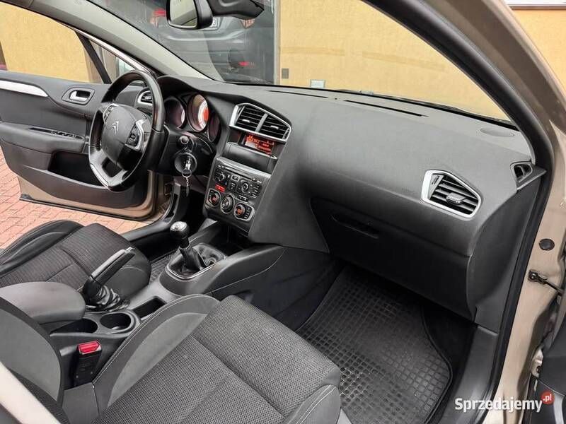 Używany Citroën C4 2013 Złoty Hatchback