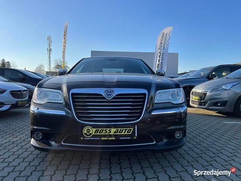 Brązowy Używany 2011 Lancia Thema Sedan/Limuzyna | 49 500 zł - Obraz 1/4