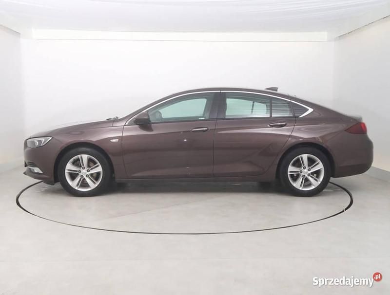 Używany Opel Insignia 2017 Brązowy Hatchback