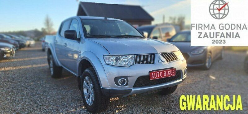 Niebieski Używany 2013 Mitsubishi L200 Pickup | 59 900 zł - Obraz 1/4