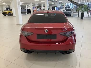 Czerwony Nowe 2025 Alfa Romeo Giulia Veloce Sedan/Limuzyna | 226 700 zł (Uczciwa cena) - Obraz 1/4