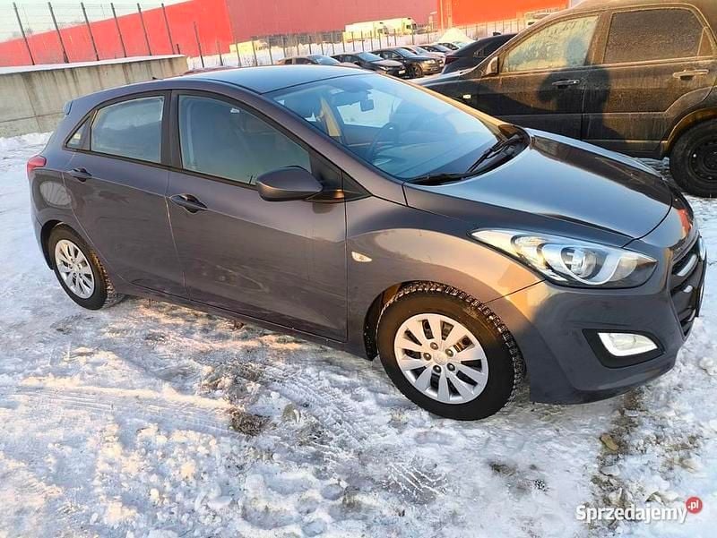 Używany Hyundai i30 110 KM (80 kW) 2016 Szary Hatchback