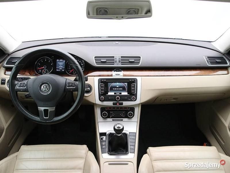 Czarny Używany 2011 VW Passat Highline Kombi | 35 999 zł (Uczciwa cena) - Obraz 1/4