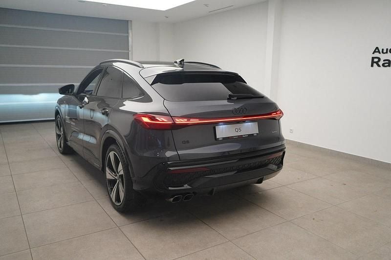 Używany Audi Q5 Sportback 204 KM (150 kW) 2025 Szary (metalik) SUV