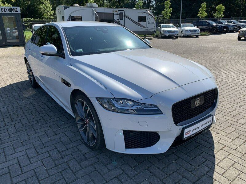 Używany Jaguar XF 300 KM (220 kW) 2019 Biały (metalik) Sedan/Limuzyna