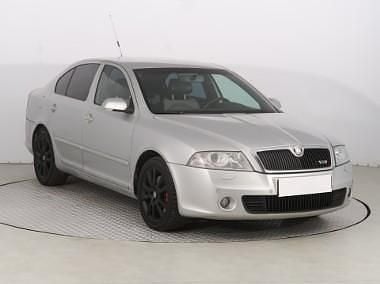 Srebrny Używany 2007 Skoda Octavia RS Hatchback | 9999 zł - Obraz 1/4