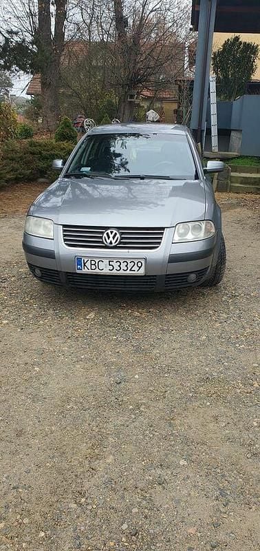 Srebrny Używany 2002 VW Passat Sedan/Limuzyna | 3200 zł (Dobra cena) - Obraz 1/4