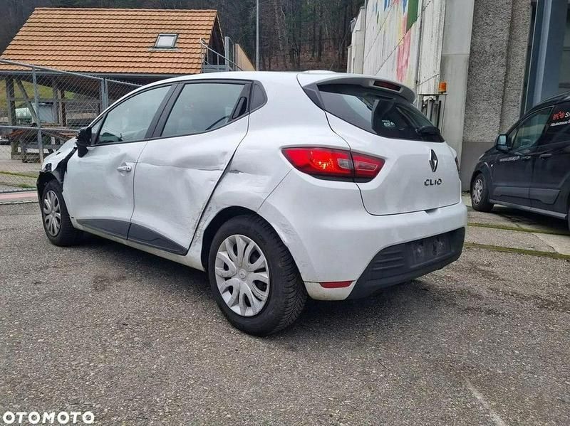 Używany Renault Clio IV 76 KM (55 kW) 2018 Biały Hatchback