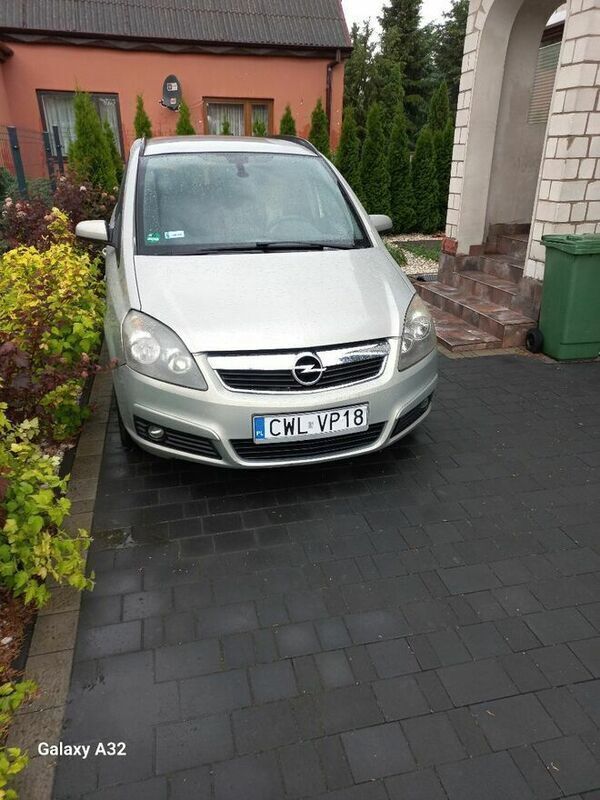 Inny kolor Używany 2005 Opel Zafira Minivan | 10 000 zł (Drogi) - Obraz 1/4