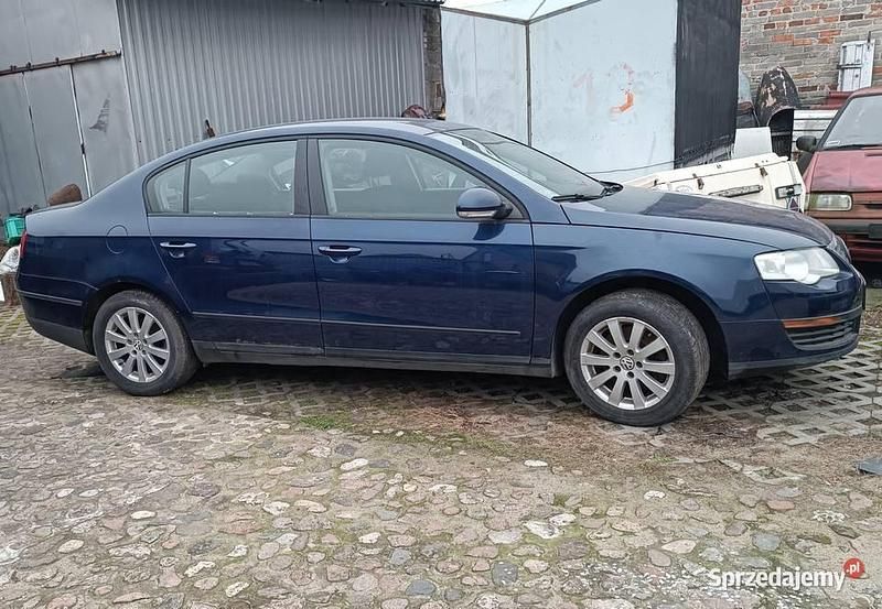 Używany VW Passat 2006 Granatowy Sedan/Limuzyna