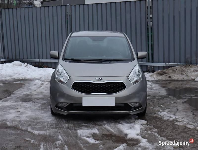 Używany Kia Venga 90 KM (66 kW) 2015 Beżowy Hatchback