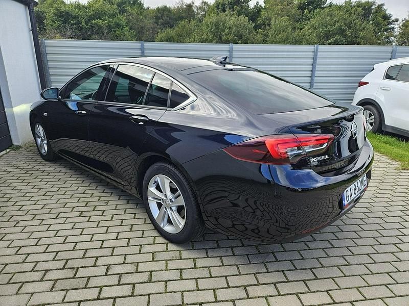 Używany Opel Insignia 136 KM (100 kW) 2017 Niebieski Hatchback