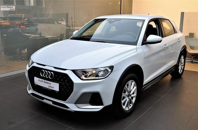 Biały Używany 2021 Audi A1 S-Line Hatchback | 99 980 zł - Obraz 1/4