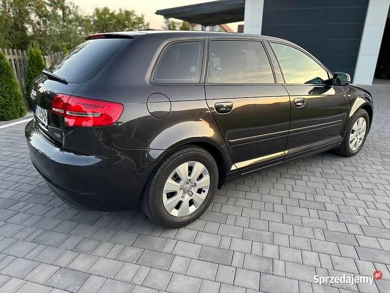 Czarny Używany 2010 Audi A3 Sedan/Limuzyna | 27 500 zł (Uczciwa cena) - Obraz 1/4