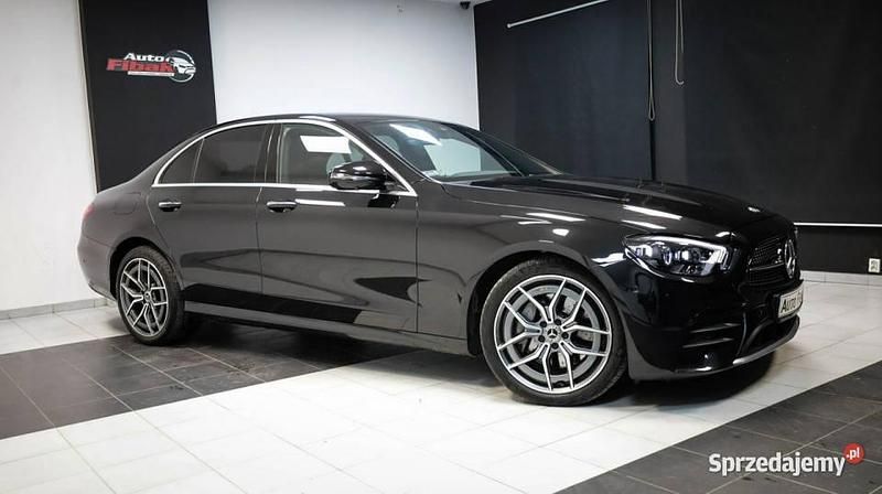 Używany Mercedes E220 AMG 194 KM (142 kW) 2020 Czarny Sedan/Limuzyna