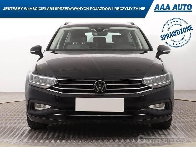 Używany VW Passat 150 KM (110 kW) 2023 Czarny Kombi
