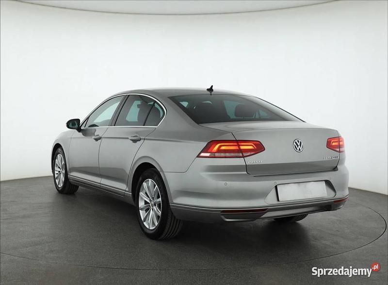 Używany VW Passat 2016 Szary Sedan/Limuzyna