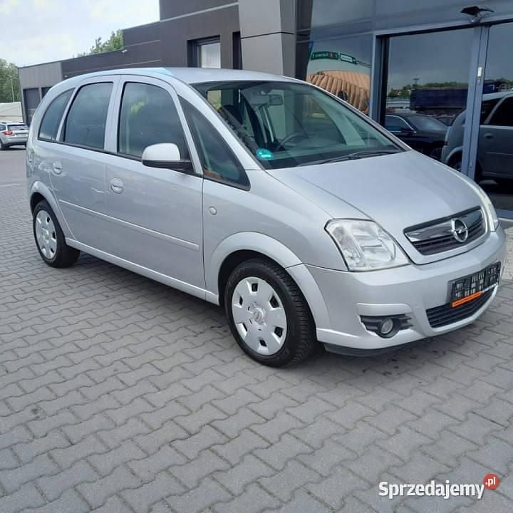 Srebrny (metalik) Używany 2006 Opel Meriva Minivan | 12 900 zł (Drogi) - Obraz 1/4