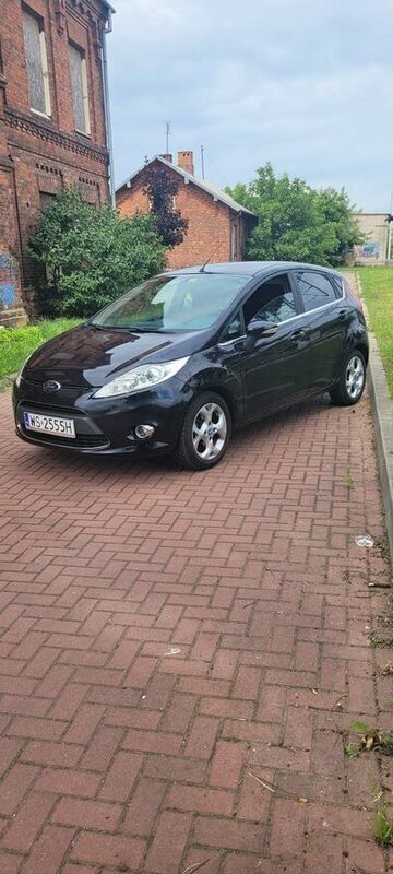 Czarny Używany 2010 Ford Fiesta Titanium Hatchback | 21 000 zł (Drogi) - Obraz 1/4