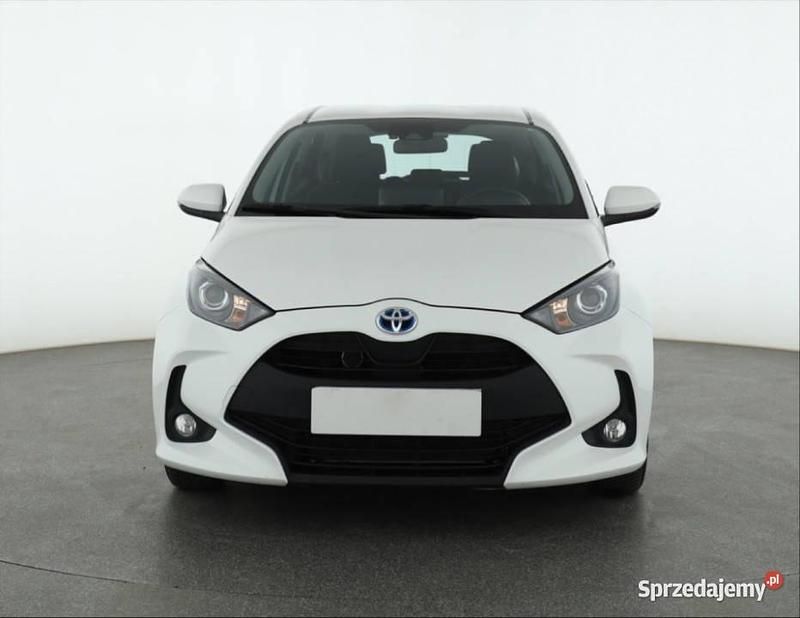 Biały Używany 2022 Toyota Yaris Hybrid Hatchback | 59 999 zł (Dobra cena) - Obraz 1/4