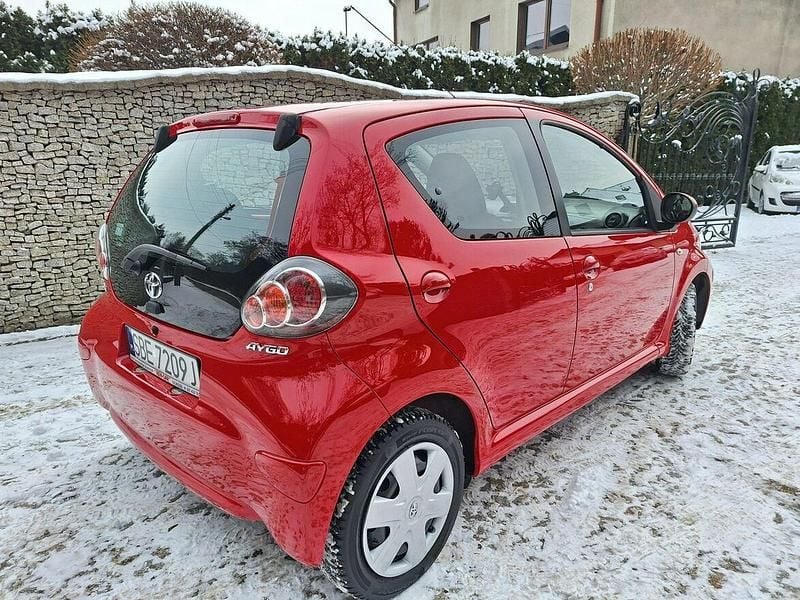 Używany Toyota Aygo 68 KM (50 kW) 2009 Czerwony Hatchback