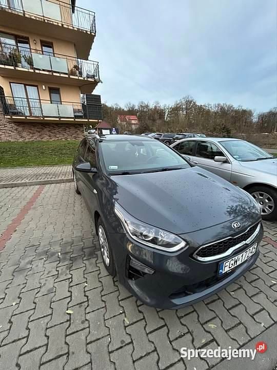 Szary Używany 2019 Kia Ceed Hatchback | 46 000 zł (Uczciwa cena) - Obraz 1/4