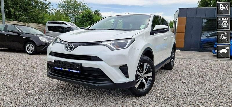 Biały Używany 2017 Toyota RAV4 SUV | 59 900 zł (Dobra cena) - Obraz 1/4