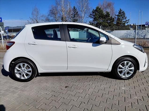 Używany Toyota Yaris Comfort 2021 Biały Hatchback