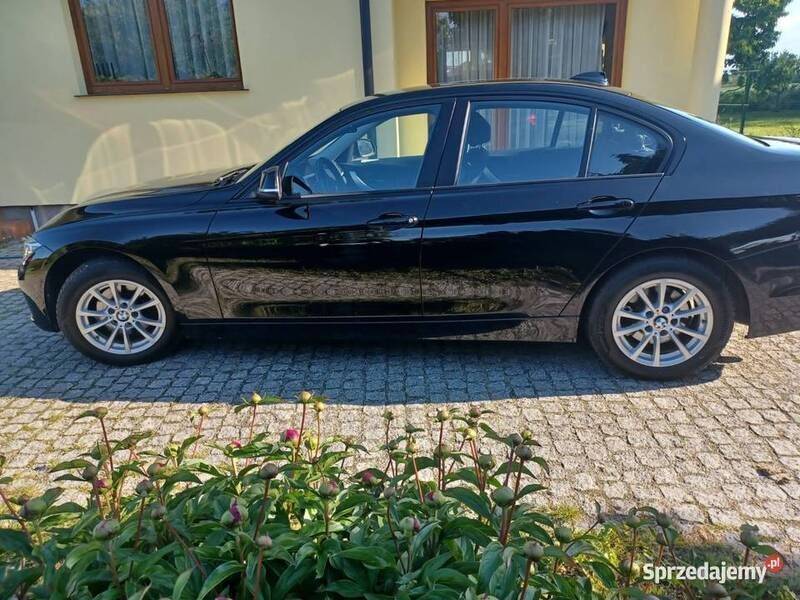 Czarny Używany 2016 BMW 318 Sedan/Limuzyna | 62 900 zł (Dość drogi) - Obraz 1/4