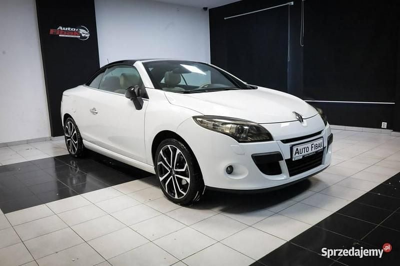 Używany Renault Mégane III 2010 Biały Sedan/Limuzyna