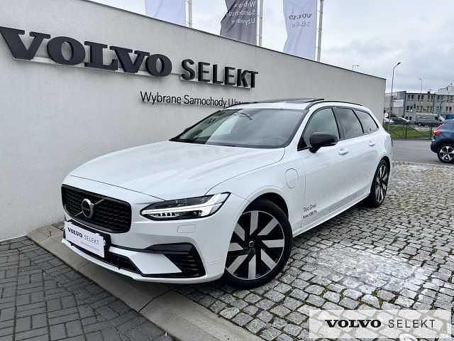 Używany Volvo V90 455 KM (334 kW) 2025 Biały Kombi