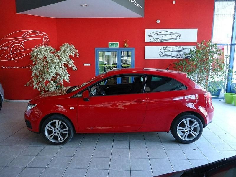 Używany Seat Ibiza 85 KM (62 kW) 2009 Czerwony Hatchback