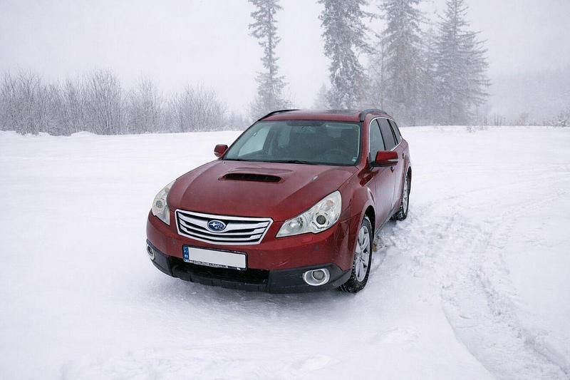 Używany Subaru Outback Active 2010 Czerwony SUV