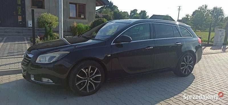 Czarny Używany 2009 Opel Insignia Cosmo Kombi | 16 800 zł (Dość drogi) - Obraz 1/4