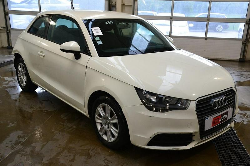 Kremowy Używany 2010 Audi A1 Hatchback | 12 500 zł - Obraz 1/4
