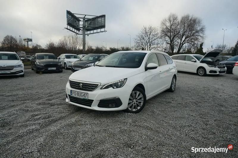 Biały Używany 2021 Peugeot 308 Allure Kombi | 44 900 zł (Uczciwa cena) - Obraz 1/4